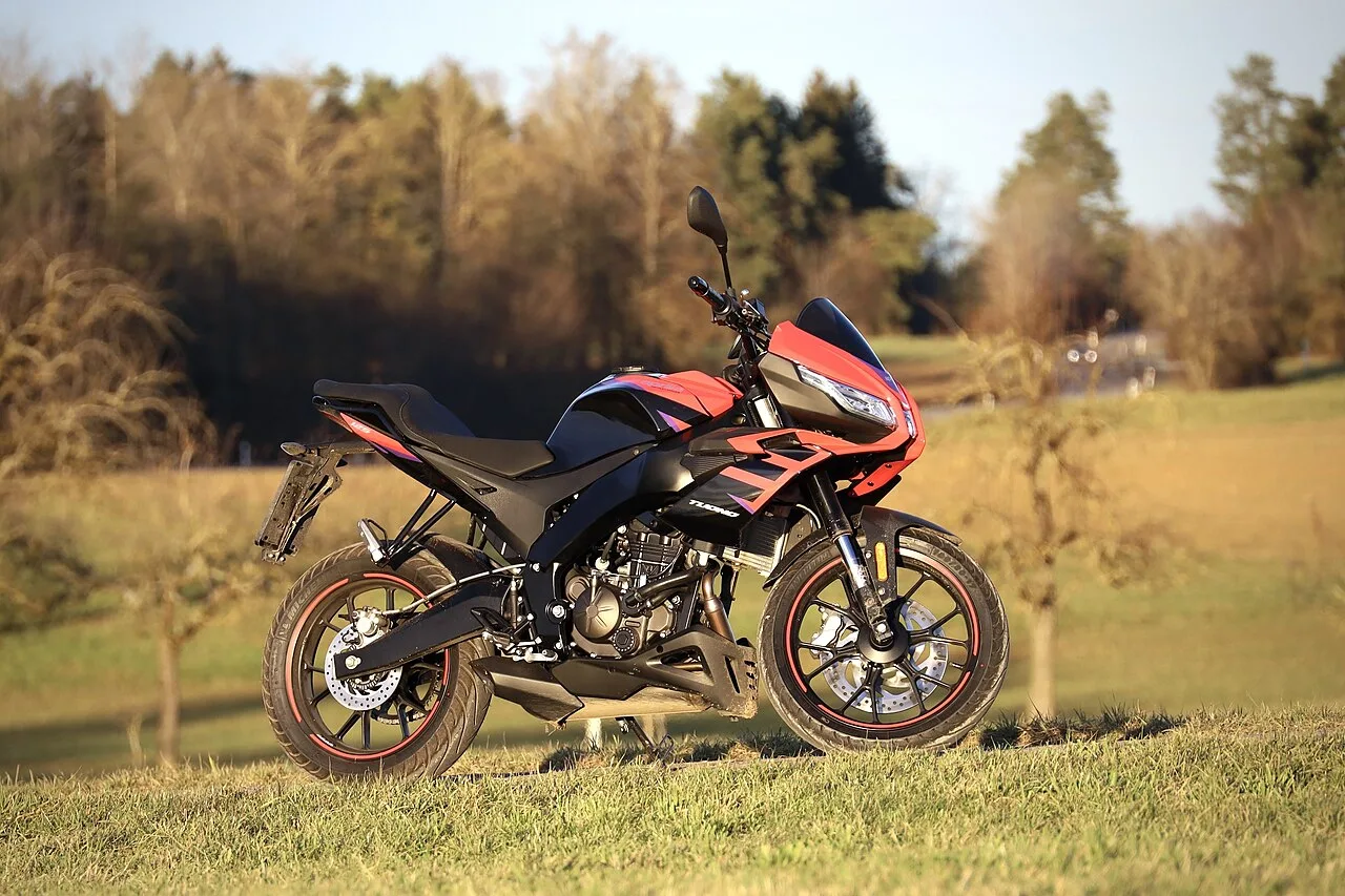 2025 Aprilia TUONO 125
