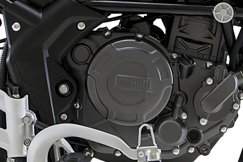 Benelli TRK 251 2025