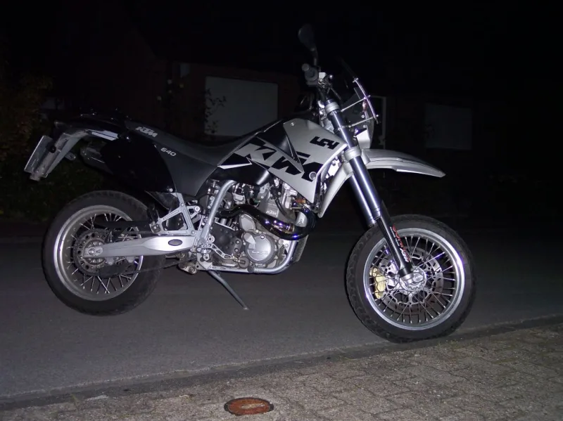 2007 KTM 640 LC4 Supermoto Motosiklet