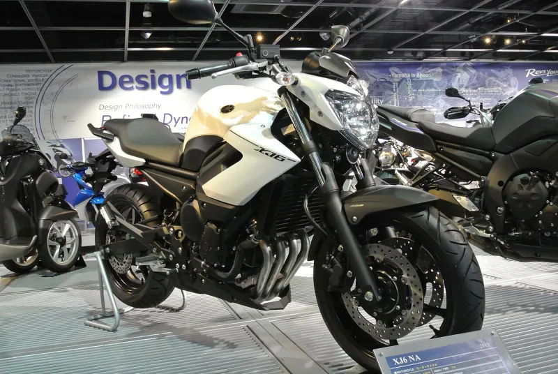 2015 Yamaha XJ6 Motorrad
